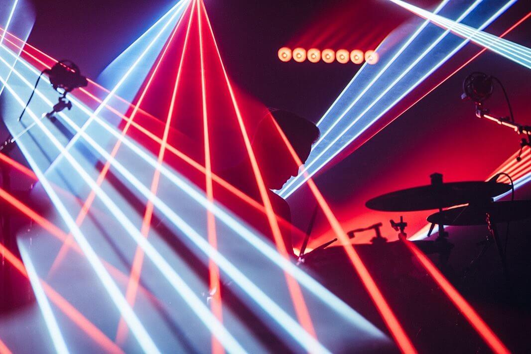 Synchronizing Laser Light Shows with Music